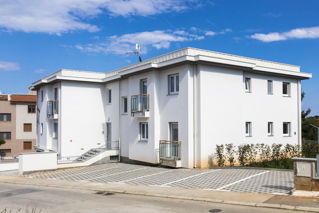 Apartments Lapis Premantura Exterior foto